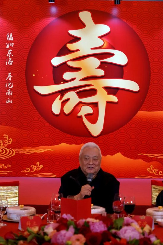 年维泗92岁寿辰：徐根宝携崇明五虎当天往返 为传承六字箴言