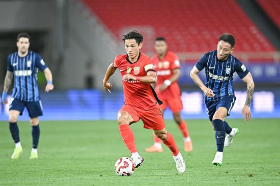 残阵海港客场2-0擒三镇，进攻复苏+幸运三中框