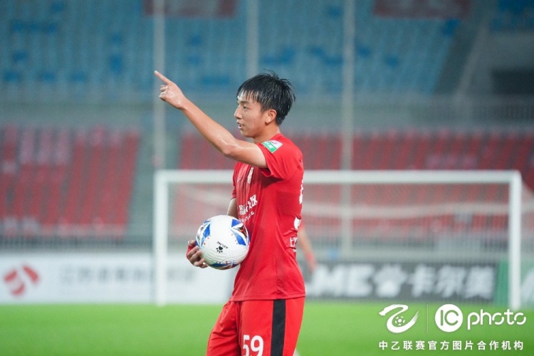 张俊杰世界波制胜 海港富盛经开客场1-0力克泰山B队