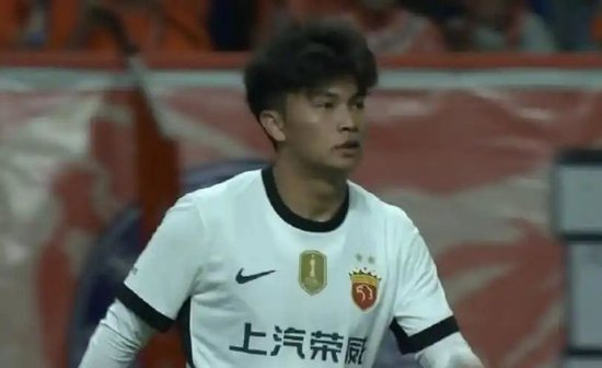 蒯纪闻首秀45分钟仅触球16次，武磊复出第二场送助攻，海港3-2险胜玉昆