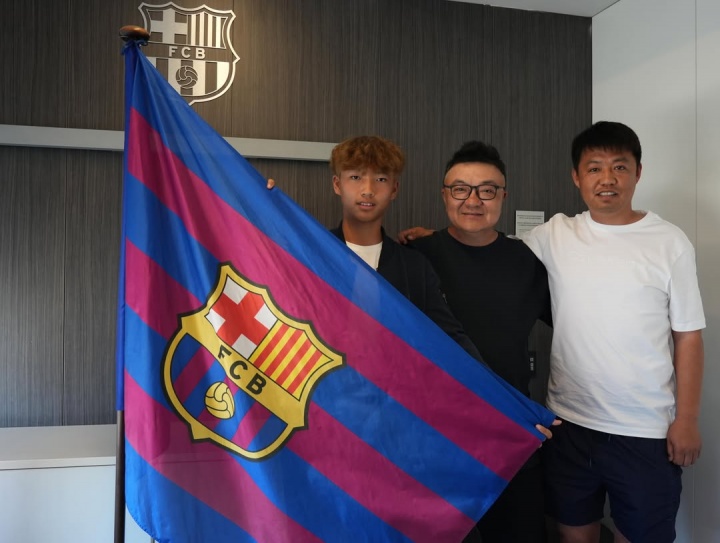 14岁李昊炎签约拉玛西亚U15 首位中国球员写入巴萨青训史