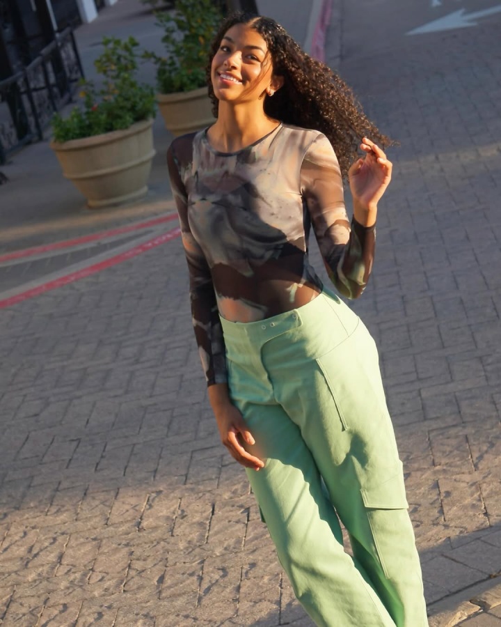 弗拉格社媒晒与女友出游照 女友杜克女篮场均8+5+1.3帽 弗拉格社媒晒与女友出游照 女友杜克女篮场均8+5+1.3帽