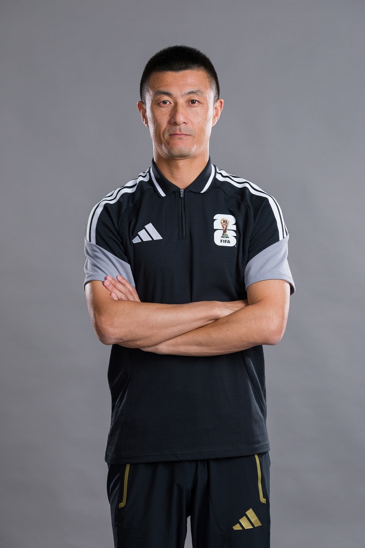 傅明成首位中国世界杯VAR裁判，马宁周飞同场执法厄瓜多尔vs库拉索