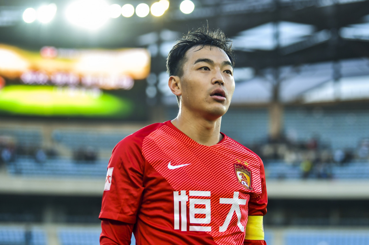 冯潇霆自曝2015亚冠决赛前夜打英雄联盟至凌晨3点:和郜林曾诚一起