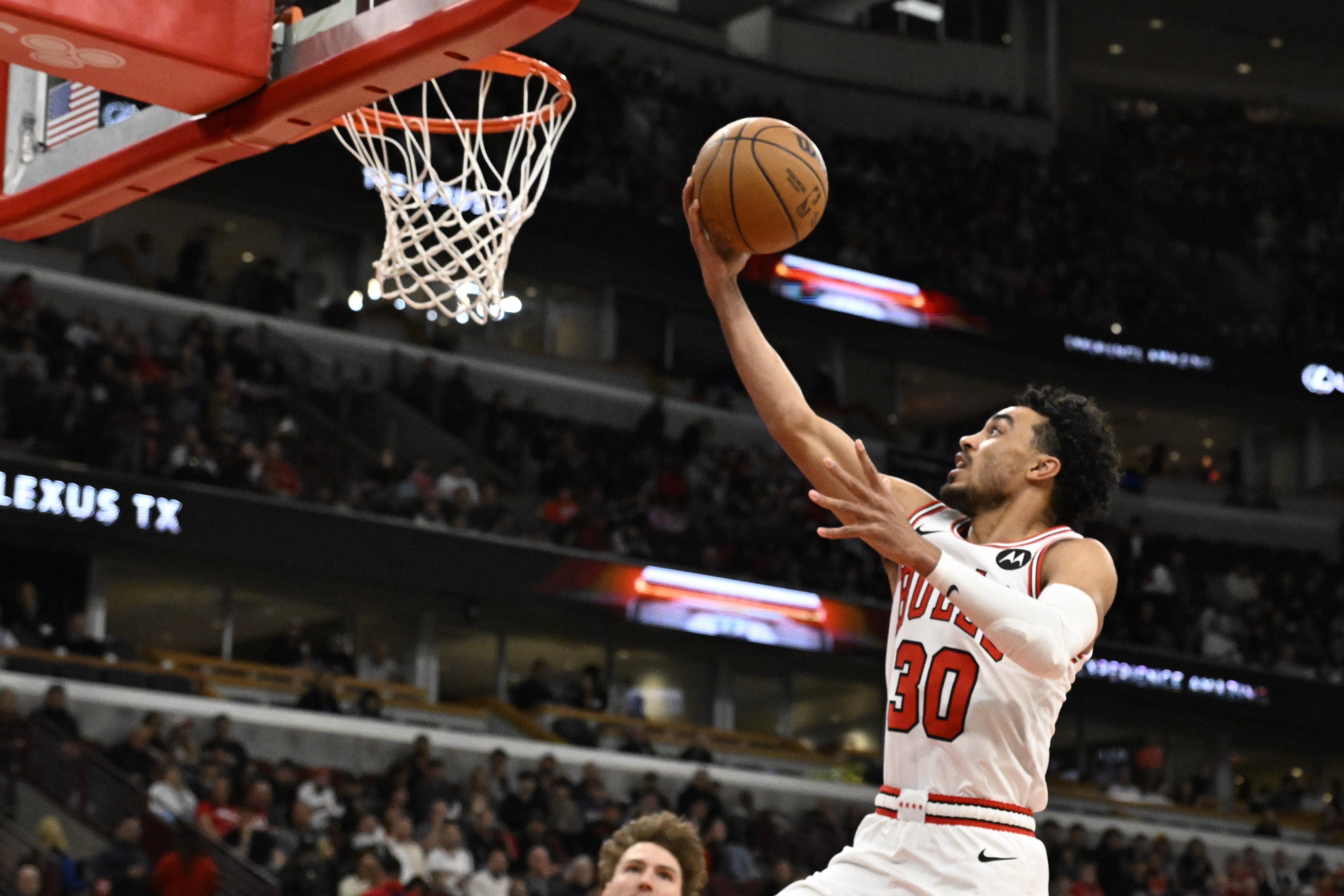 末节终结者Top10:特雷·琼斯64.7%居首 字母哥紧随其后