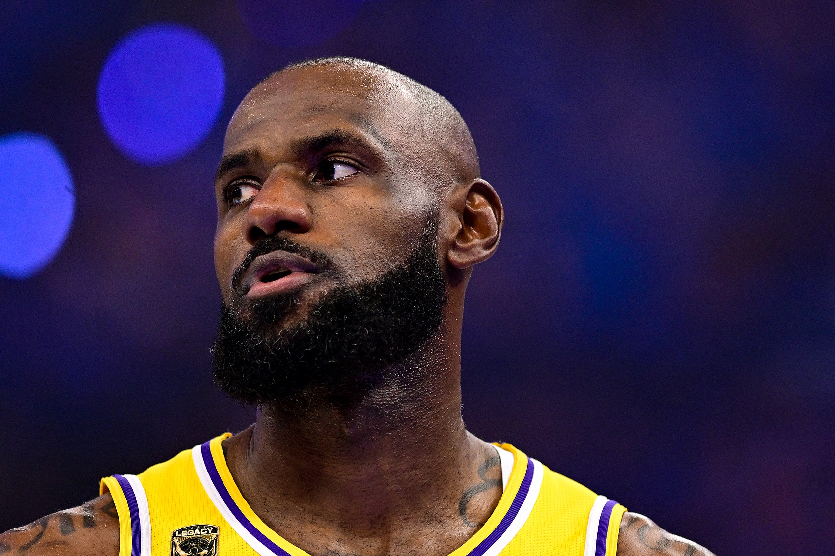 ESPN名记:湖人出售时机非詹姆斯选择76人主因 篮球考量占主导 ESPN名记:湖人出售时机非詹姆斯选择76人主因 篮球考量占主导