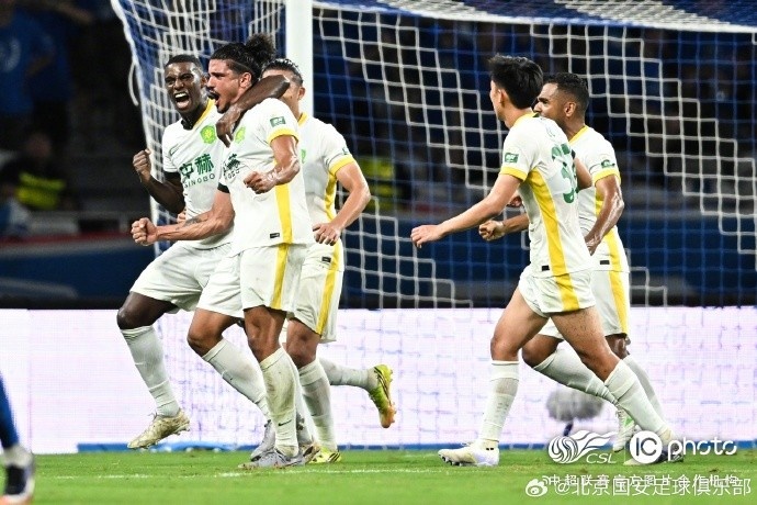 北京国安客场3-0完胜上海申花 侯森多次扑救