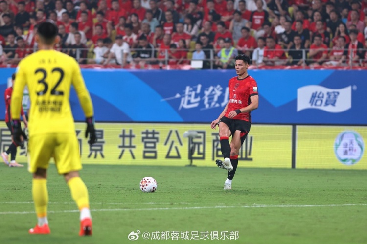 阿洛伊西:不少球员缺少联赛争冠经验,关键阶段难免产生焦虑 阿洛伊西:不少球员缺少联赛争冠经验,关键阶段难免产生焦虑