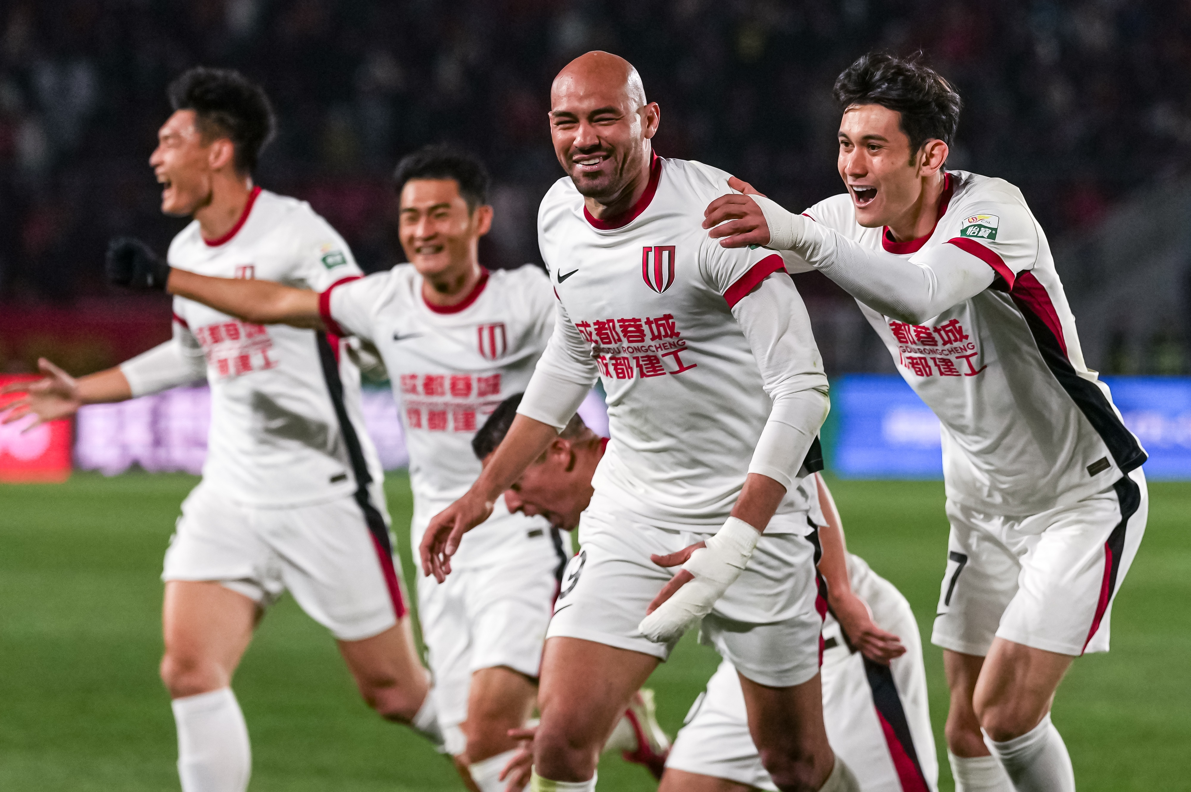 冲西部第一个顶级联赛冠军!蓉城今晚赢球即夺冠🏆历经32年等待 冲西部第一个顶级联赛冠军!蓉城今晚赢球即夺冠🏆历经32年等待