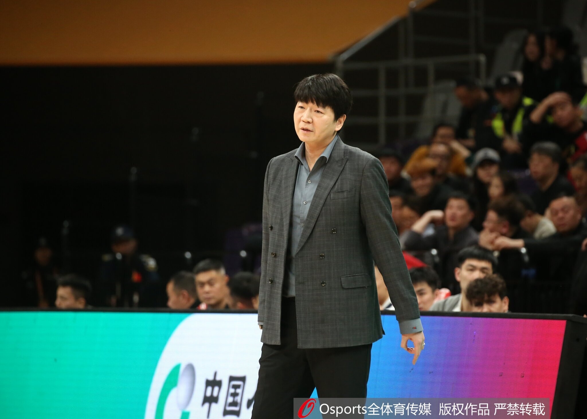 鲁媒：山东男篮正积极引进新外籍助教 预计在近期威海拉练时到队