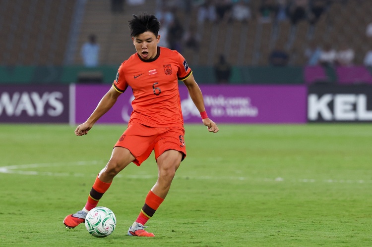 徐彬：感觉在场上还是有点没有太融入进去，在英国的要求比较自由